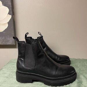 Black Chelsea Boots